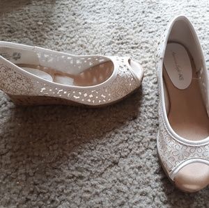 American Eagle Chunk Sandals